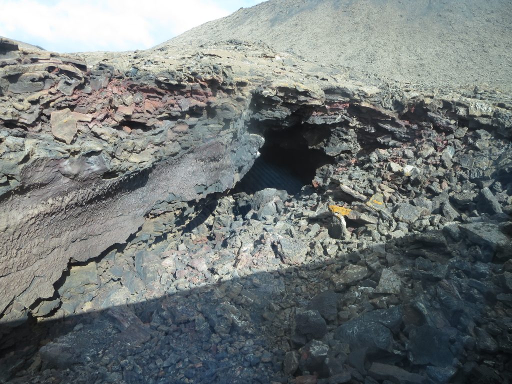 ingestorte-lava-tunnel